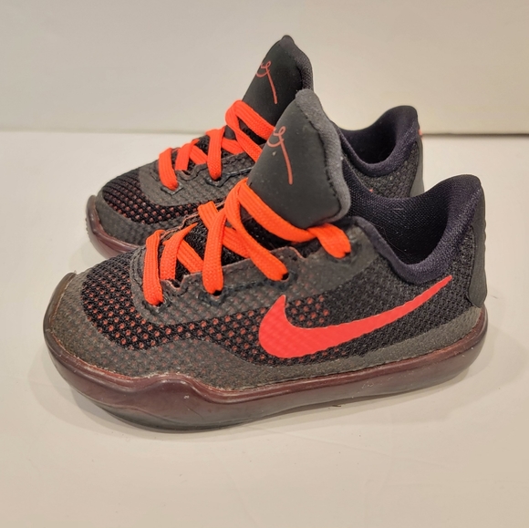 kobe shoes youth size 5